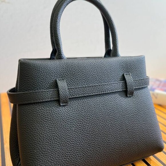 Luxe Majestique – The Ultimate Leather Handbag with Elegance & Functionality - Picture 9 of 15